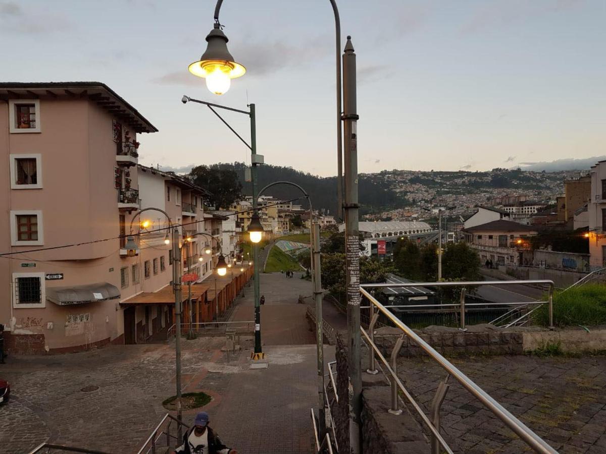 Apartamento 32 Juana De Arco キト エクステリア 写真