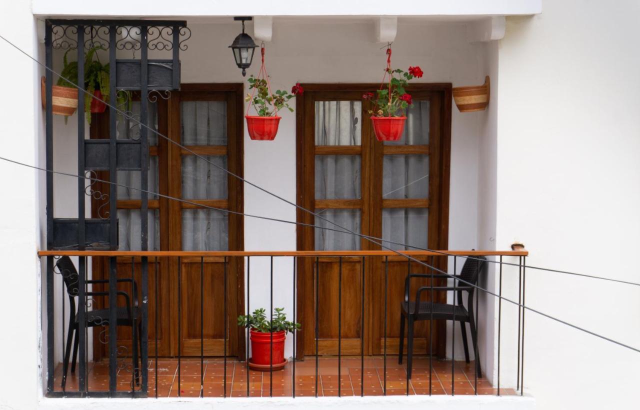 Apartamento 32 Juana De Arco キト エクステリア 写真